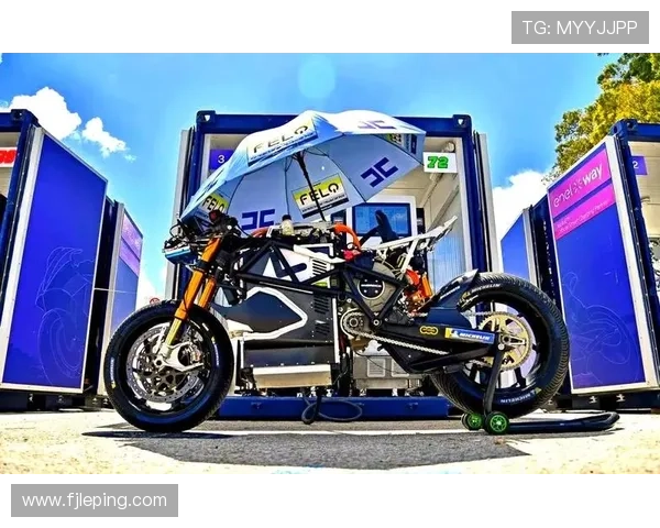 MotoGP赛季新星崛起 热门车手争夺激烈精彩对决